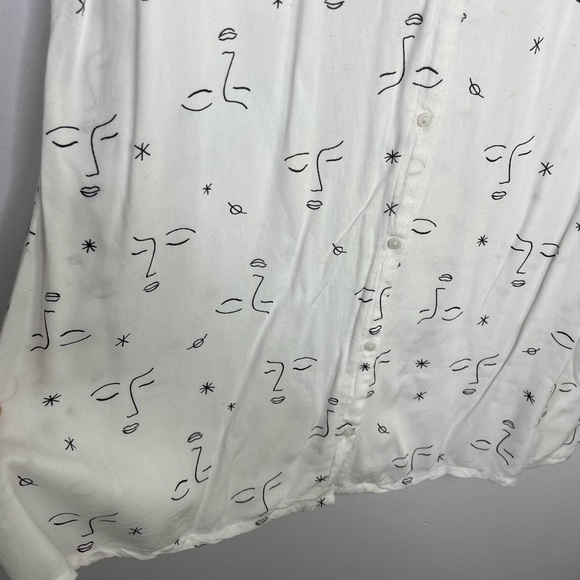 Pimkie white artsy sketch buttons down - Picture 3 of 5